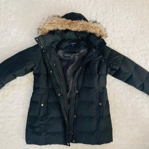 LAND'S END WINTER COAT W/ FAUX FUR DETAIL ON HOOD